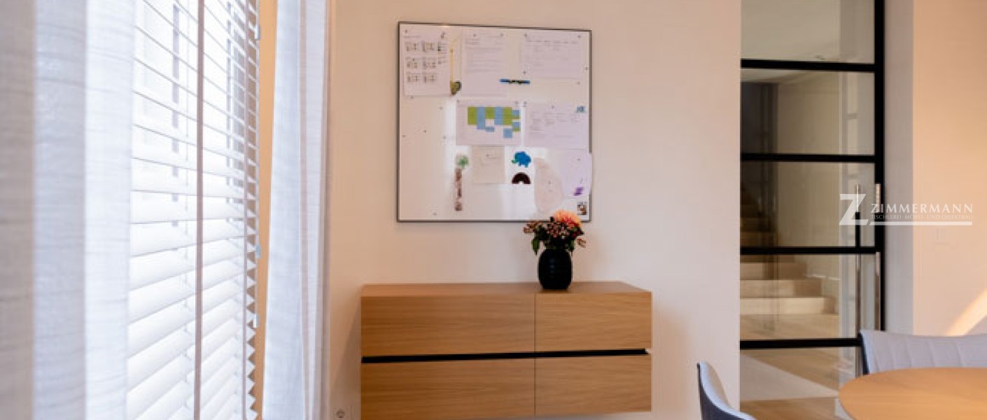 tischlerei-zimmermann-essentisch-stuhle-esszimmer-regal