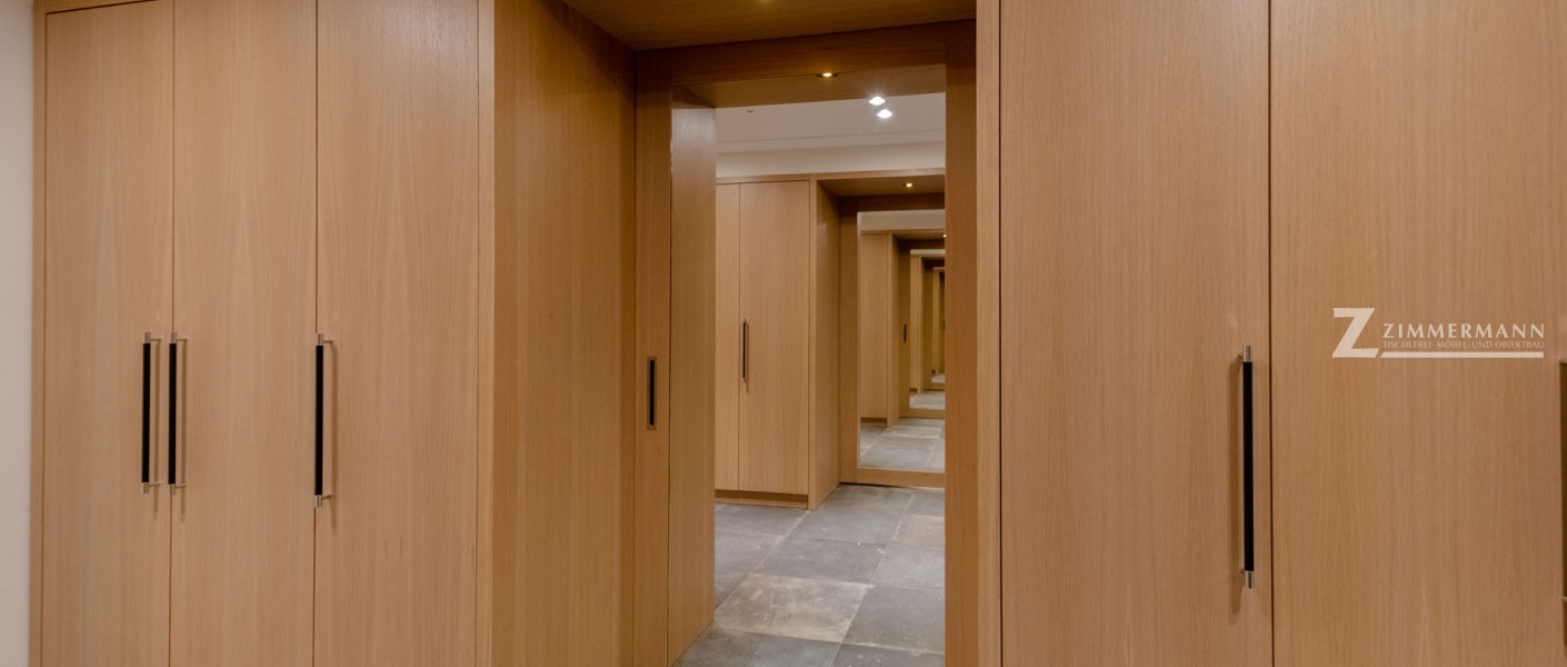 tischlerei-zimmermann-flurschleuse-tuer-schrank-kleidung