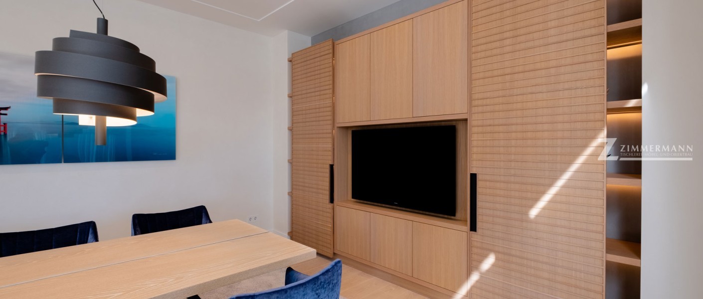 tischlerei-zimmermann-wohnzimmer-esstisch-stuhle-regale-wandregal-wohnwand