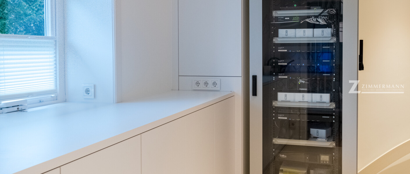 tischlerei-zimmermann-harmstorf-elektroschrank