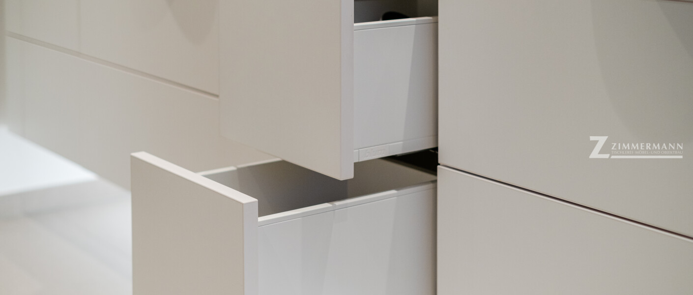 tischlerei-zimmermann-harmstorf-badezimmer-waschbecken-schubladen