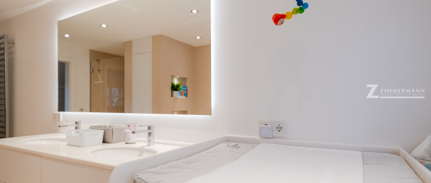 tischlerei-zimmermann-harmstorf-badezimmer-waschbecken-spiegel-dekoration
