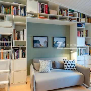 tischlerei-zimmermann-buecherregal-leseecke-couch-leiter-couchtisch-aus-holz