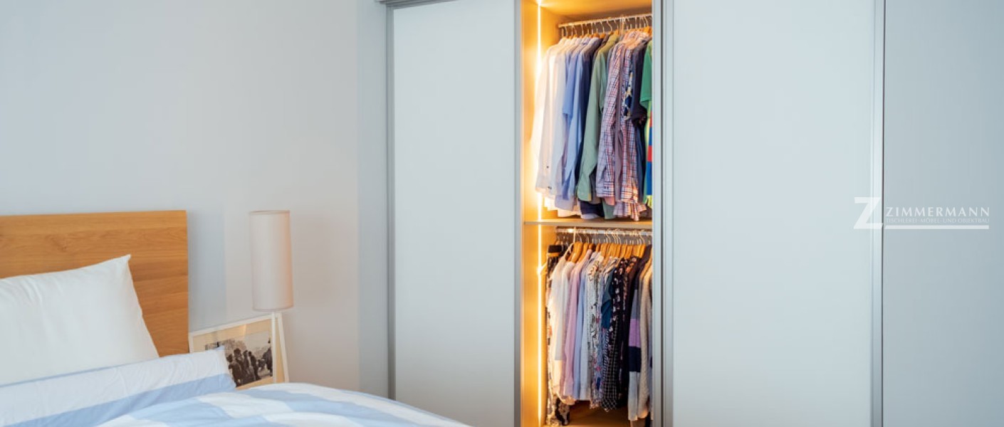 tischlerei-zimmermann-schlafzimmer-einrichtung-schrank-schrankbeleuchtung