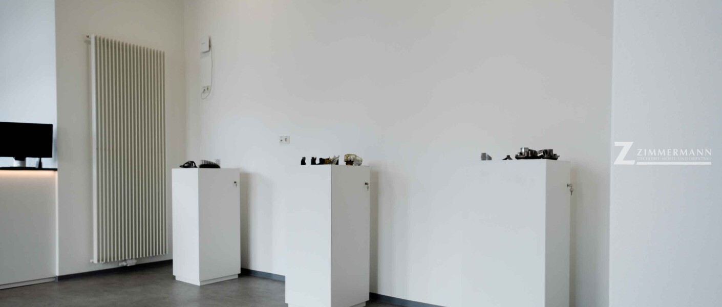 tischlerei-zimmermann-tresen-empfang-materialise-präsentationssteele