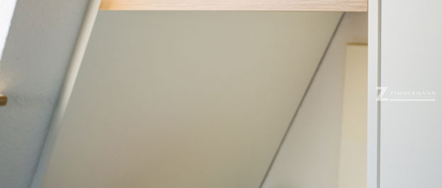 tischlerei-zimmermann-kinderzimmerschrank-holz-regal