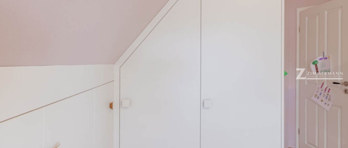 tischlerei-zimmermann-wandschrank-holz-eiche-weißmatt-griffe-22