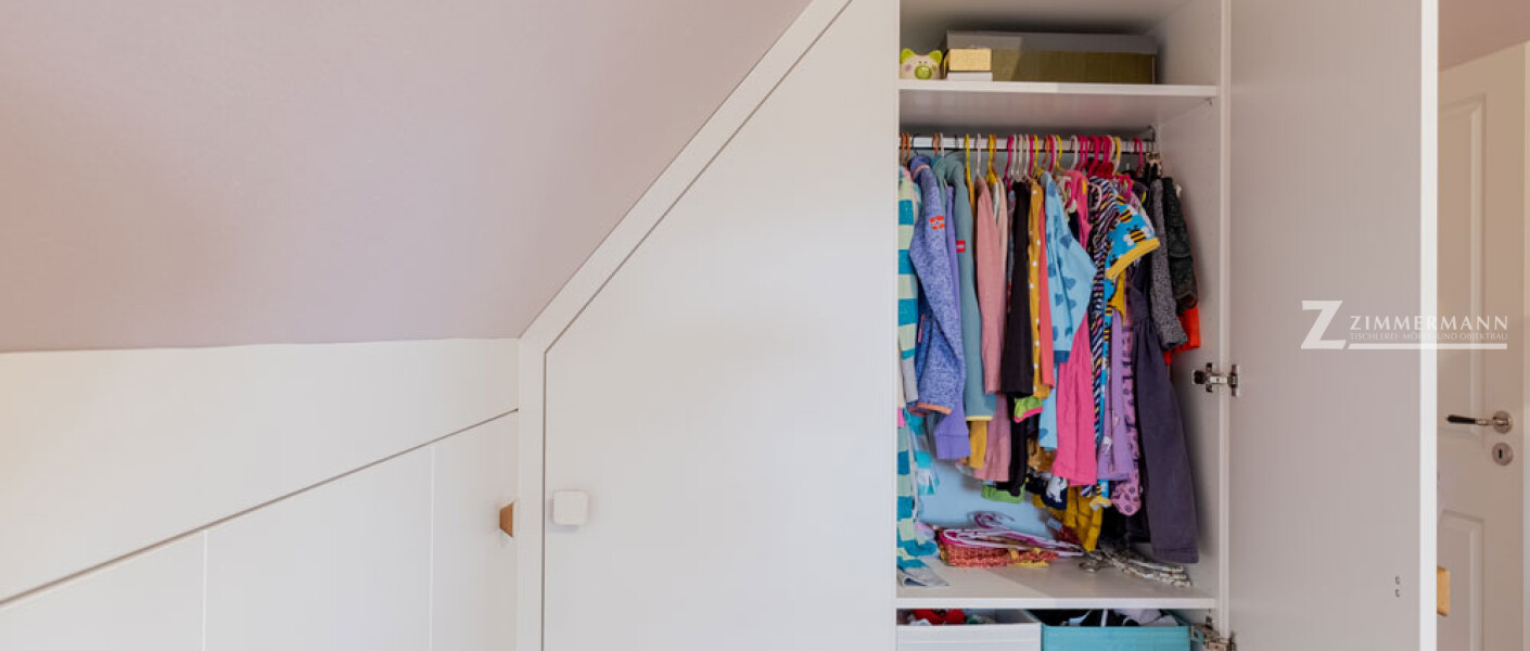 tischlerei-zimmermann-wandschrank-holz-eiche-weißmatt-griffe-23