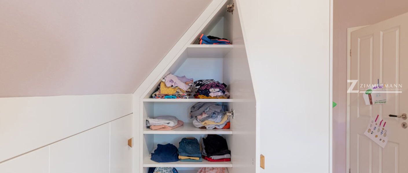 tischlerei-zimmermann-wandschrank-holz-eiche-weißmatt-griffe-24