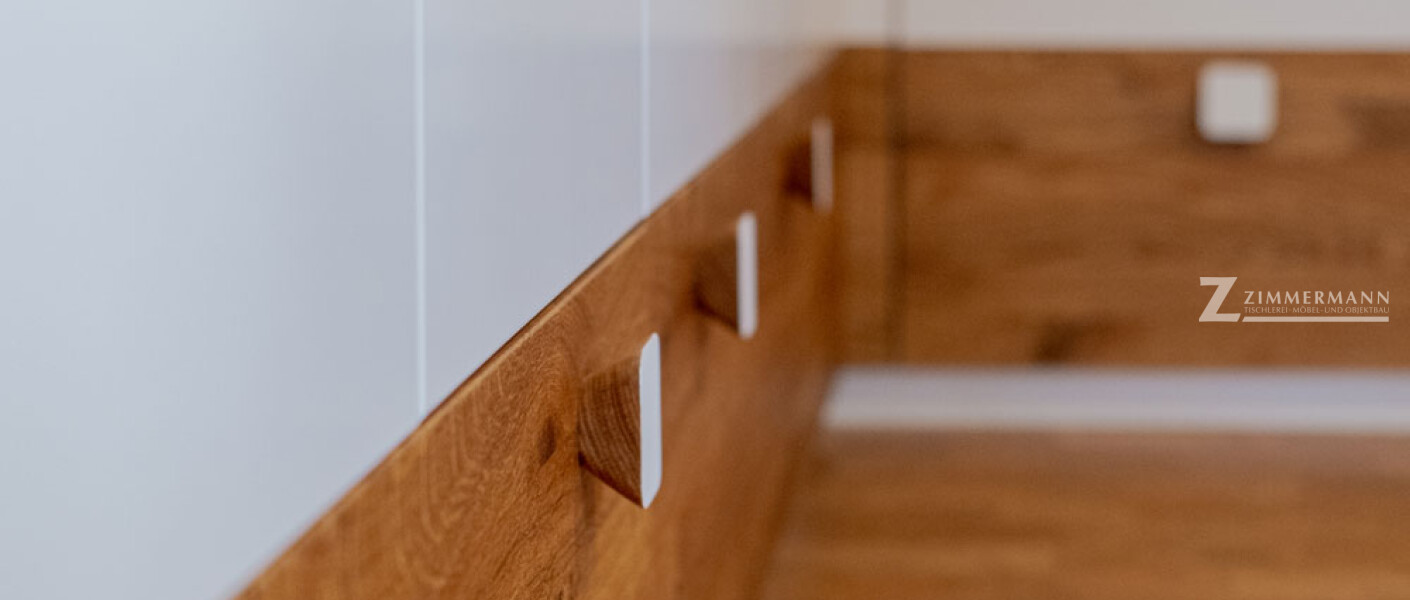 tischlerei-zimmermann-wandschrank-holz-eiche-weißmatt-griffe-25