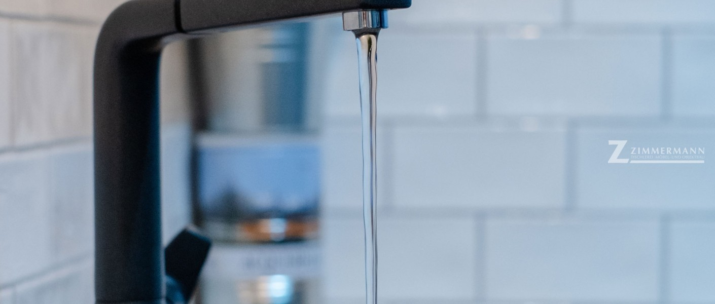 tischlerei-zimmermann-skandinavische-kueche-wasserhahn